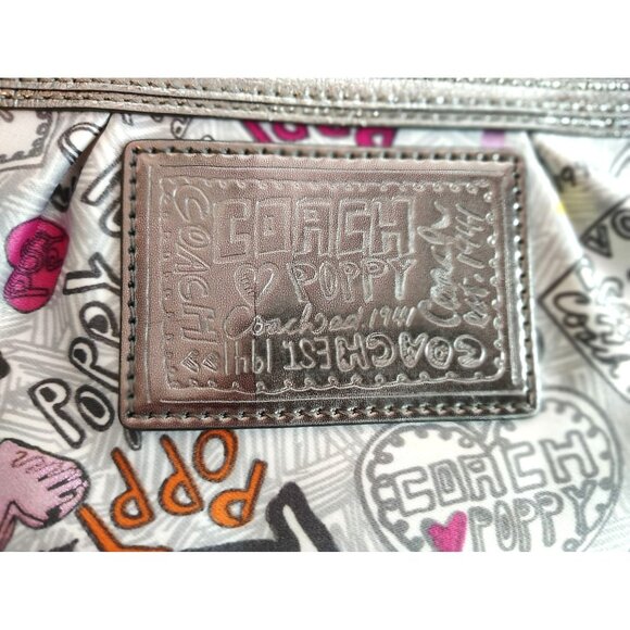 Coach Poppy Graffiti Gray Silver Wristlet Purse, Hearts, Y2K, Zip Close, READ - Picture 3 of 7